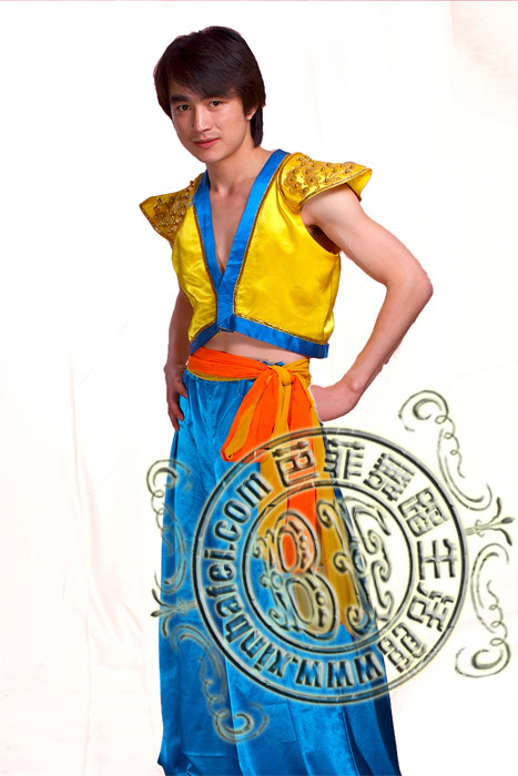 黃色翹肩 男士漢族服